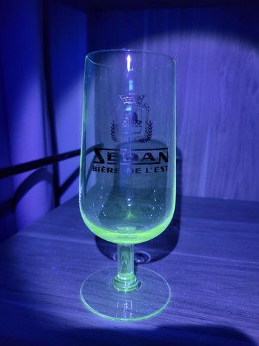 Ancien verre bière - 1, sedan