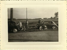 PHOTO ANCIENNE - VINTAGE SNAPSHOT - VOITURE AUTOMOBILE RENAULT 4 CV SORTIE - CAR