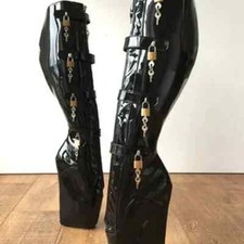 Jamais servit,Ballet boots pvc noir,avec verrou et cadenas mixte. Taille 46