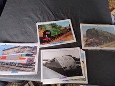 Lot de plus de 100 fiches Atlas sur le thème des trains ( SNCF JOUEF...)