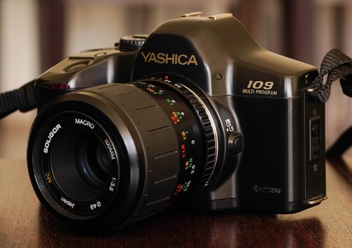 Yashica 109 35mm camera - camera, +