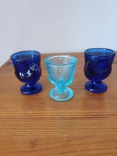 Trois coquetiers 1 bleu clair