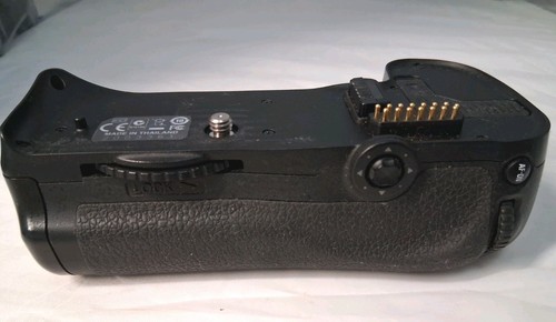 Nikon d10 battery grip oem - battery, grip/oem