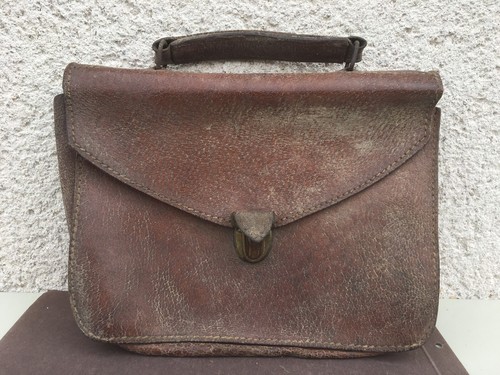 Ancienne petite sacoche - , cuir