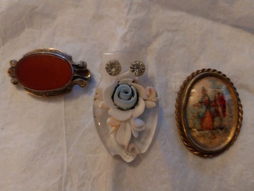Broches anciennes dont - broches, une