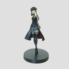 Figurine Yor Forger en tenue