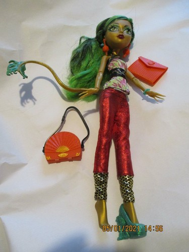 Poupée monster high - poupée,
