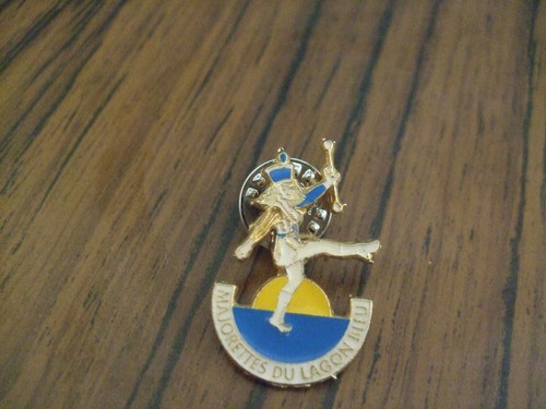 Pins majorettes lagon - ,