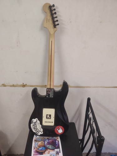 Guitare électrique squier - électrique,
