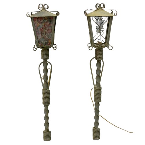 Paire appliques fer - d'appliques, en