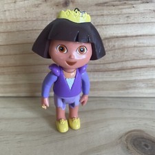 FIGURINE DORA RÈGNE MATTEL