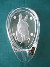 Cendrier en Cristal de Sèvres - Modèle Auteuil - Sabot de cheval. Neuf.