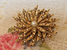 Broche florale Art Déco doré