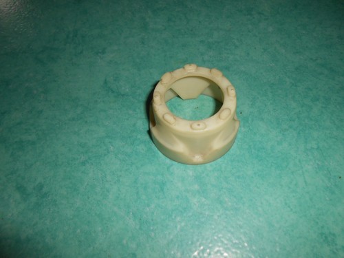 Pièce plastique peugeot - pièce,