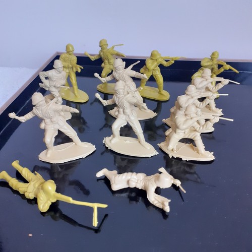 Soldats allemand plastique - 13,