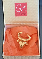 BROCHE DOREE TAUREAU CHRISTIAN LACROIX VINTAGE DANS SA BOITE