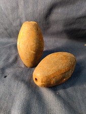 Deux Grosses Olives En Fonte