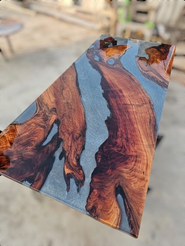 Table résine live edge - en,