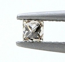Petit Diamant Naturel 0.085ct Jaune Intense Étincelant Taille Princesse Brillant
