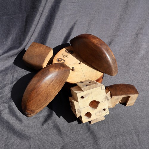 Forme chapeaux bois toque - a,