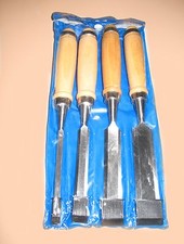 CISEAU A BOIS JEU DE 4 SOUS ETUI NEUF DE MARQUE ET DE QUALITE ALLEMANDE