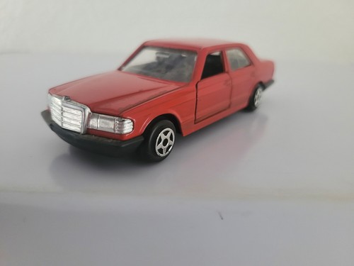 Mercedes 280 rouge porte - 280,