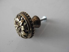 ANCIENNE POIGNEE BOUTON EN