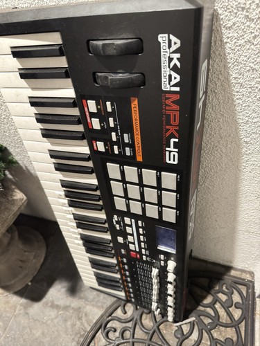 Akai mpk49 keyboard - akai,