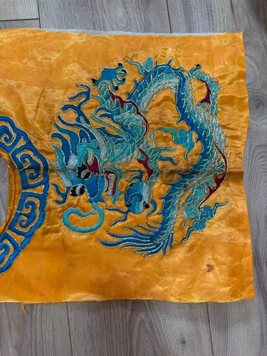 Broderie chinoise sur - , soie