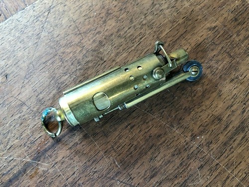 Rare ancien briquet - rare,