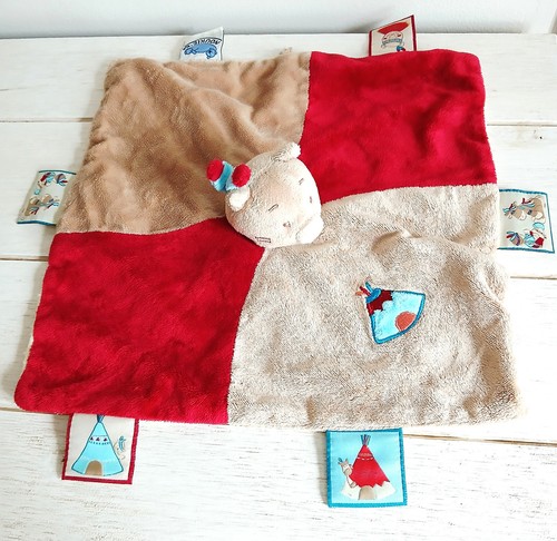 Noukie doudou peluche - doudou, carré