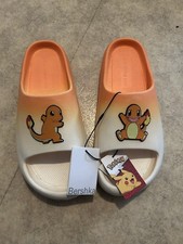 Claquette Pokémon  X Bershka