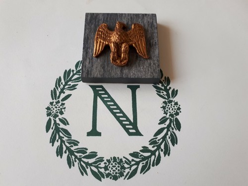 Aigle plomb de - plomb, (peint)