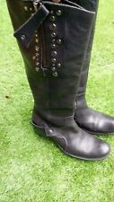 Magnifiques  IKKS Bottes cuir cloutées pointure 37 en  TBE, achetées 250 €.