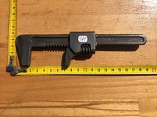 (n°541 OLD TOOL  OUTIL ANCIEN DE METIER,  Petite clé à molette de mécanicien