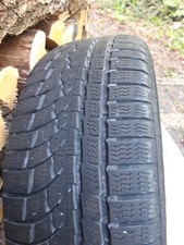 Deux pneus neige 215 55 R17