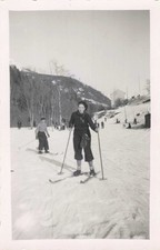 ANCIENNE PHOTOGRAPHIE 1934 SPORT D'HIVER SKI JEUNE FEMME PROMENADE A SKI
