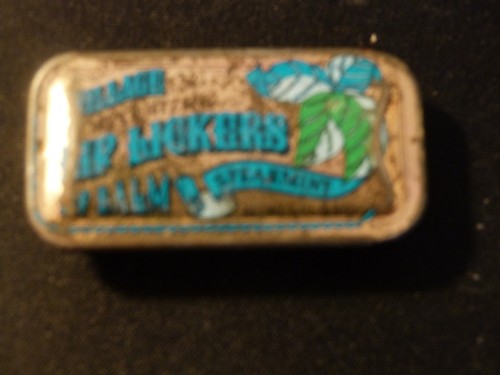 Boîte métallique vintage