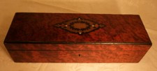 Jolie boîte à gants en marqueterie, sans clef, fin XIXème, 31cm x 9,3cm x8,3cm