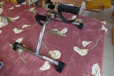 Mini vélo pédalier rééducation maintien entrainement personnes âgées seniors