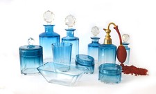 Rare Baccarat Elégant Nécessaire de Toilettes Cristal Bleu 10 pièces Ca 1900