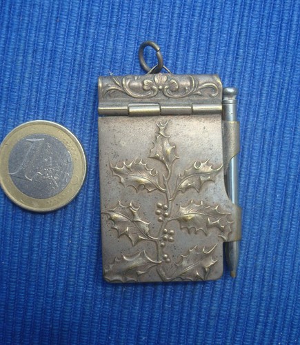 B35 très joli carnet bal - très,