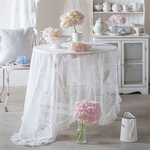 Jolie nappe blanche - , en