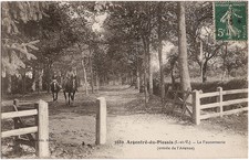 ARGENTRÉ du PLESSIS (35) - La Fauconnerie (entrée de l'Avenue)