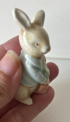 Figurine petit sujet - figurine, vitrine