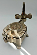 ANCIEN  PRESSE VIANDE TITAN A VIS EN FONTE FONCTIONNE