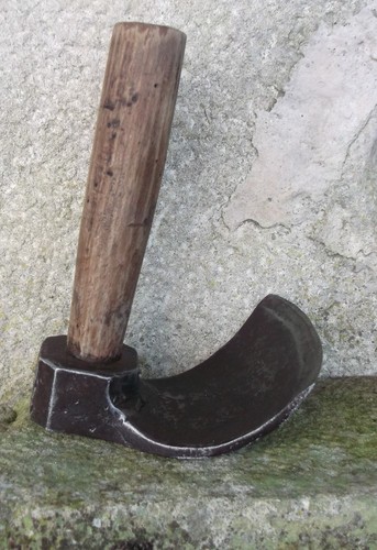 Petite herminette sabotier - de,