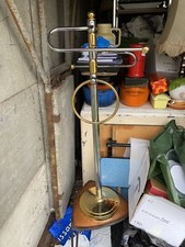 porte-serviettes sur pied