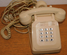 ANCIEN vintage 1981 TELEPHONE BLANC CREME à touches SOCOTEL S63 PTT DESIGN retro