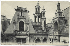 CPA " CAEN - Lucarnes de l'Ancien Hôtel de Valois